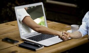 Rencontres réelles ou virtuelles – quelles différences?