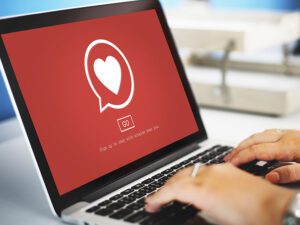 Les célibataires peuvent-ils réellement trouver l&rsquo;amour sur les sites de rencontre ?