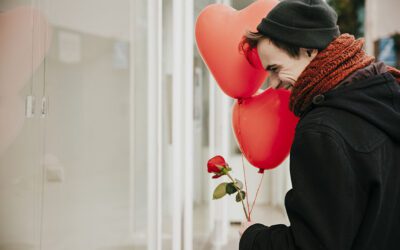 Love Bombing sur les Sites de Rencontre : Comment le Reconnaître